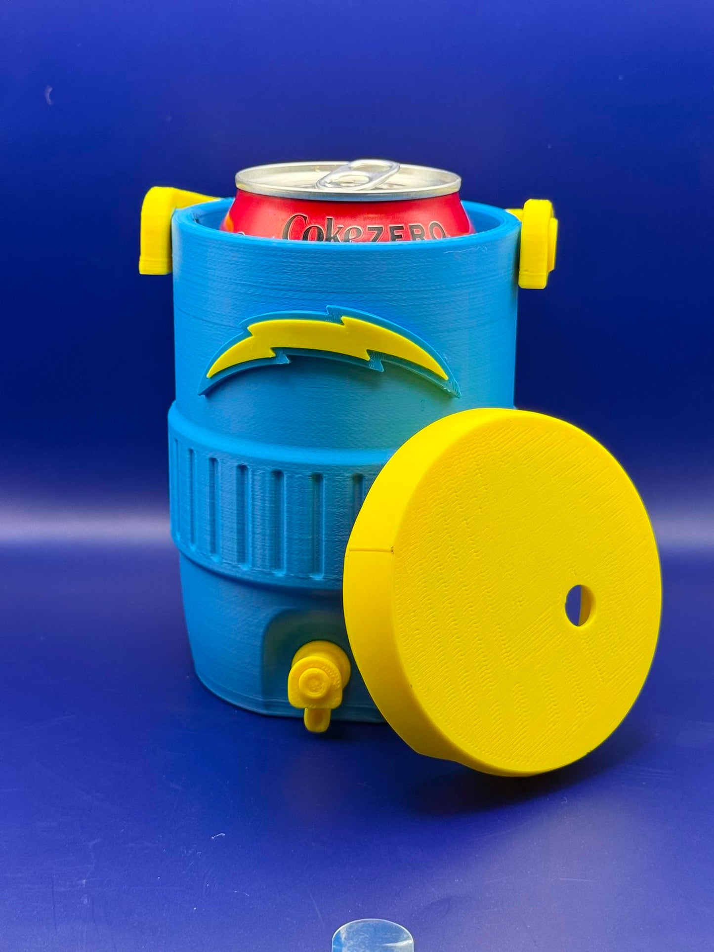 Chargers mini cooler can holder