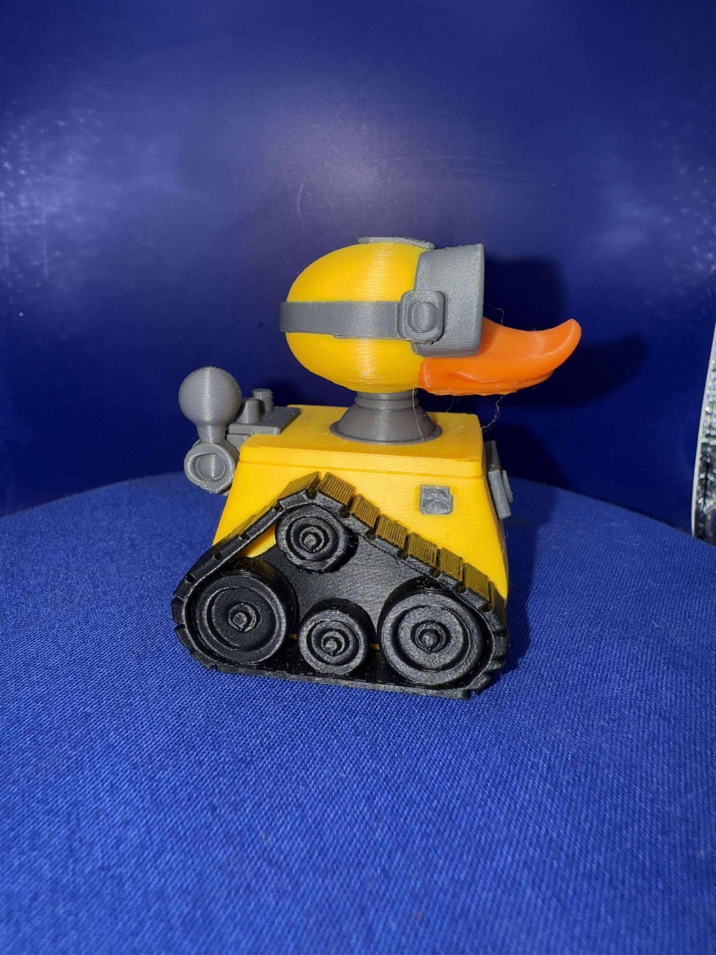 wall-e Duck: Whimsical Car Jeep Tag Cruise Duck
